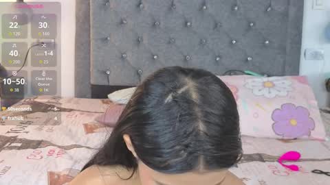 Snapshot of emma_blake__ chatting on 28, 10, 2025 Emma online show from 28, 10, 2025