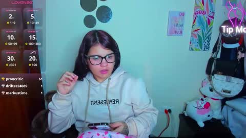 emma_boo_ online show from 2, 12, 2025