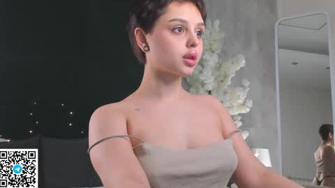 Snapshot of emma_bro0kss chatting on 22, 5, 2026 Emma online show from 22, 5, 2026