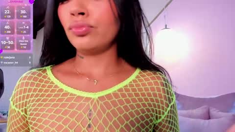 Snapshot of emma_carterr1 chatting on 13, 2, 2025 pau online show from 13, 2, 2025