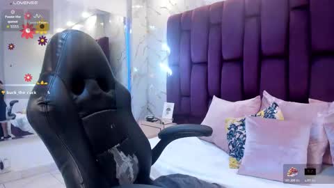 Snapshot of emma_carterr1 chatting on 22, 10, 2025 pau online show from 22, 10, 2025
