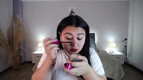 Snapshot of emma_charm_ chatting on 14, 12, 2025 Emma online show from 14, 12, 2025