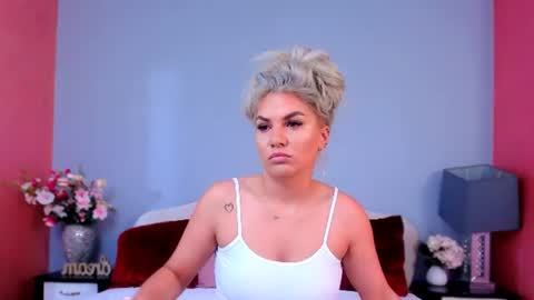 Snapshot of emma_clairex chatting on 24, 6, 2026 Emma online show from 24, 6, 2026