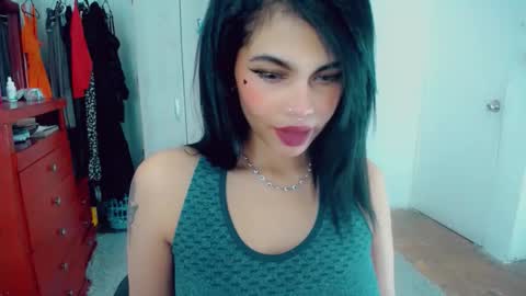 Snapshot of emma_diva chatting on 24, 10, 2025 emma online show from 24, 10, 2025