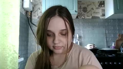 Snapshot of emma_emmochka chatting on 2, 4, 2026 emma_emmochka online show from 2, 4, 2026