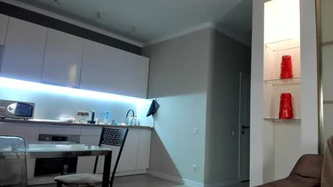 Emma online show from 7, 12, 2024