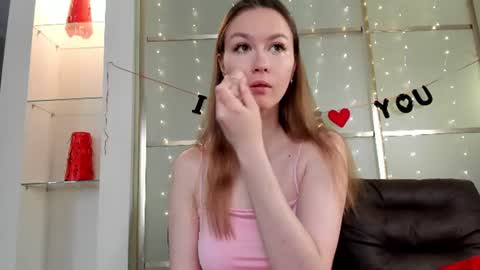 Snapshot of emma_flin chatting on 15, 6, 2026 Emma online show from 15, 6, 2026