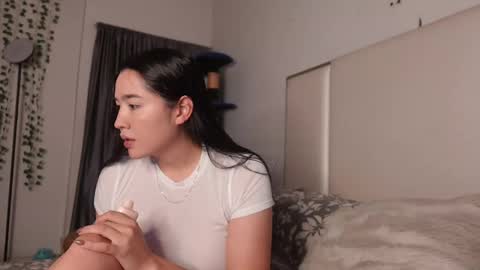 emma_johnson_ online show from 24, 1, 2025