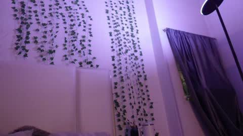 emma_johnson_ online show from 23, 12, 2025