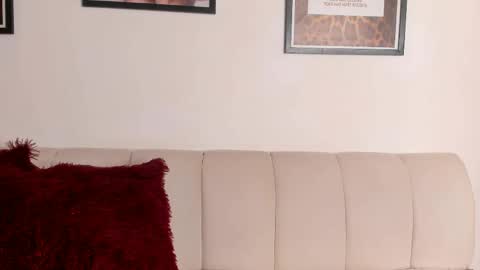 Snapshot of emma_jonness chatting on 6, 4, 2026 emma_jonness online show from 6, 4, 2026