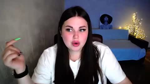 Snapshot of emma_jordan chatting on 6, 8, 2026 Emma online show from 6, 8, 2026