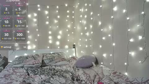 Snapshot of emma_just chatting on 23, 12, 2025 emma_just online show from 23, 12, 2025