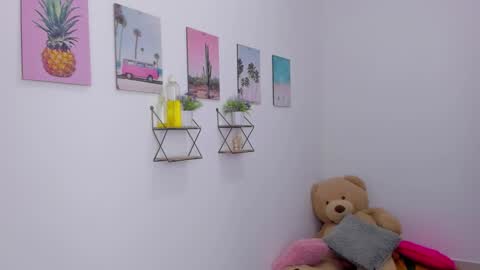 Snapshot of emma_lean chatting on 1, 12, 2025 whises lits online show from 1, 12, 2025