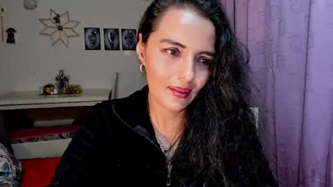 Snapshot of emma_luxy chatting on 8, 4, 2026 emma luxy online show from 8, 4, 2026