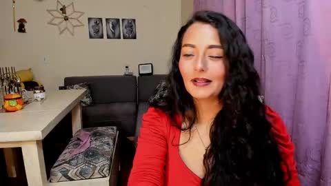 Snapshot of emma_luxy chatting on 30, 4, 2026 emma luxy online show from 30, 4, 2026