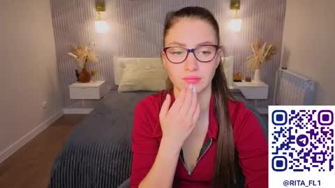 Snapshot of emma_myer chatting on 5, 5, 2026 Emma Myer online show from 5, 5, 2026
