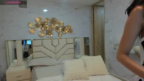 Snapshot of emma_petite4u chatting on 24, 12, 2024 Emma online show from 24, 12, 2024