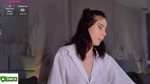 Snapshot of emma_plux chatting on 28, 10, 2025 Emma online show from 28, 10, 2025