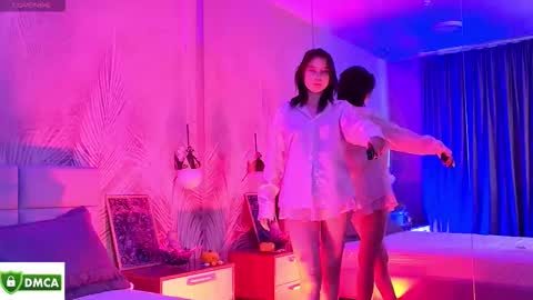 Snapshot of emma_plux chatting on 2, 11, 2025 Emma online show from 2, 11, 2025