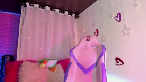 EMMA  online show from 5, 3, 2025