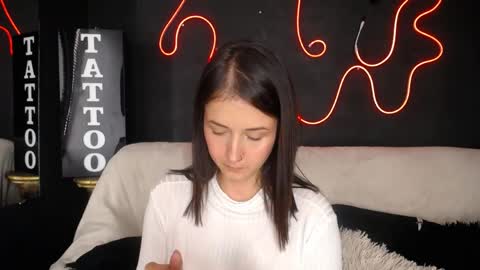 Snapshot of emma_sweethot chatting on 16, 4, 2026 Emma Black online show from 16, 4, 2026