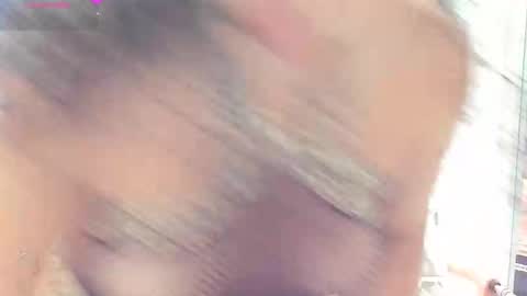 Emma Ucros online show from 26, 9, 2025