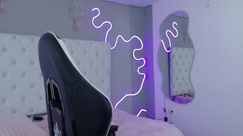 Snapshot of emma_visconti chatting on 2, 10, 2025 emma_visconti online show from 2, 10, 2025