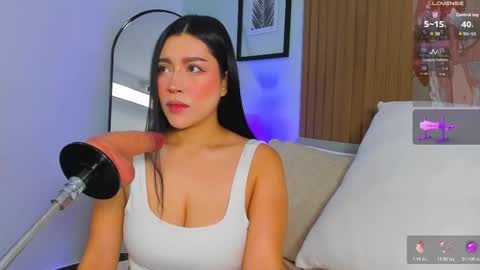 Snapshot of emma_walton_ chatting on 5, 3, 2026 online show from 5, 3, 2026