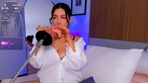 Snapshot of emma_walton_ chatting on 7, 3, 2026 online show from 7, 3, 2026