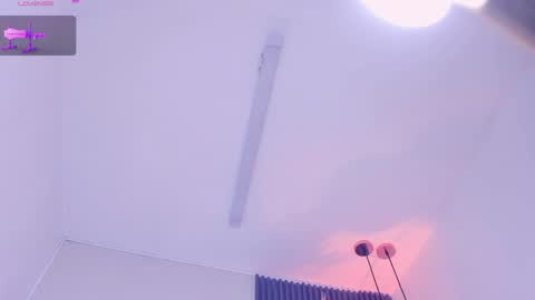 Snapshot of emma_white_01 chatting on 6, 4, 2026 emma your love online show from 6, 4, 2026