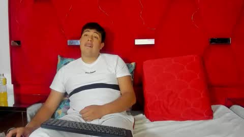 EmmaAndDemon online show from 16, 1, 2026