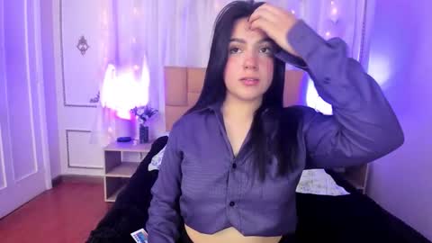 Snapshot of emmabenavidez chatting on 1, 12, 2025 Emma online show from 1, 12, 2025