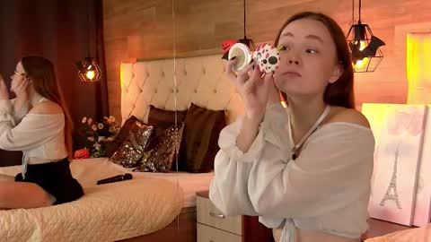 EmmaCamm online show from 28, 10, 2025