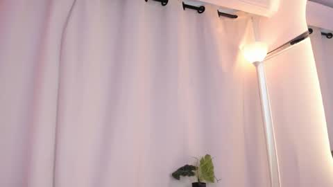 Snapshot of emmaclark_1 chatting on 28, 11, 2025 emmaclark_1 online show from 28, 11, 2025