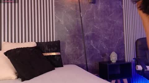 Snapshot of emmaclark_1 chatting on 15, 12, 2025 emmaclark_1 online show from 15, 12, 2025