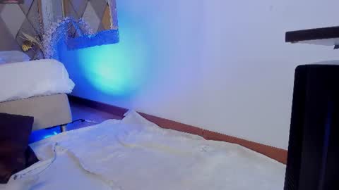 Emma Duque online show from 29, 6, 2026