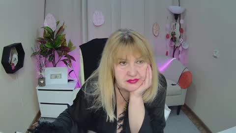 Snapshot of emmaellison924117 chatting on 9, 4, 2026 emmaellison924117 online show from 9, 4, 2026