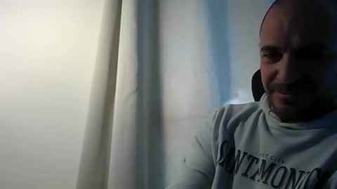 Snapshot of emmagold123 chatting on 9, 4, 2026 Ariel online show from 9, 4, 2026