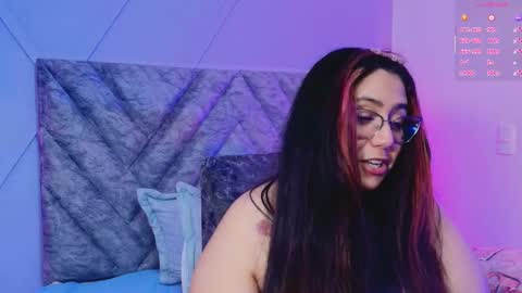 Snapshot of emmajohnss chatting on 12, 10, 2025 Emma online show from 12, 10, 2025