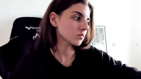 Snapshot of emmamon chatting on 9, 7, 2026 Emma online show from 9, 7, 2026