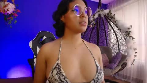 Snapshot of emmapark_ chatting on 9, 4, 2026 Emma 3 online show from 9, 4, 2026