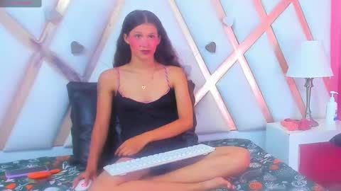 Snapshot of emmapetty chatting on 25, 9, 2025 Emmapetty online show from 25, 9, 2025