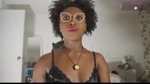 Snapshot of emmasanzoficial chatting on 8, 1, 2026 Sara online show from 8, 1, 2026