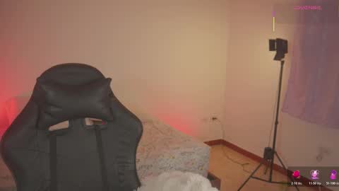 Snapshot of emmasanzoficial chatting on 2, 2, 2026 Sara online show from 2, 2, 2026