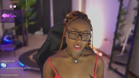 Snapshot of emmasanzoficial chatting on 5, 3, 2026 Sara online show from 5, 3, 2026