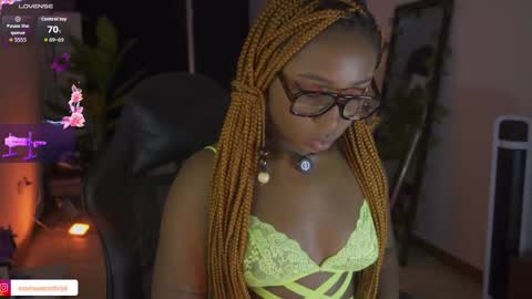 Snapshot of emmasanzoficial chatting on 9, 3, 2026 Sara online show from 9, 3, 2026