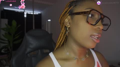 Snapshot of emmasanzoficial chatting on 10, 3, 2026 Sara online show from 10, 3, 2026