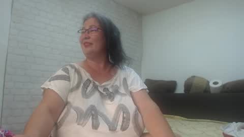 Snapshot of emmasquirt69 chatting on 7, 6, 2026 emmasquirt69 online show from 7, 6, 2026