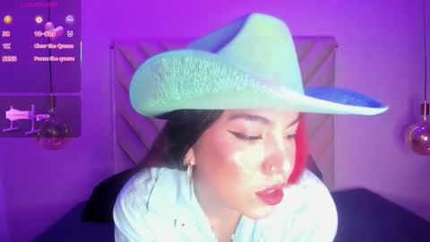 Snapshot of emmaswift1 chatting on 31, 10, 2025 Emma online show from 31, 10, 2025