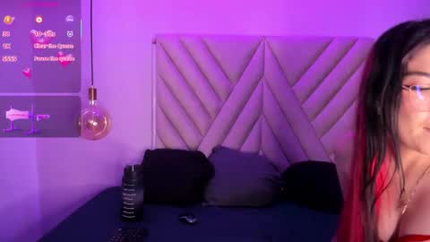 Snapshot of emmaswift1 chatting on 22, 11, 2025 Emma online show from 22, 11, 2025